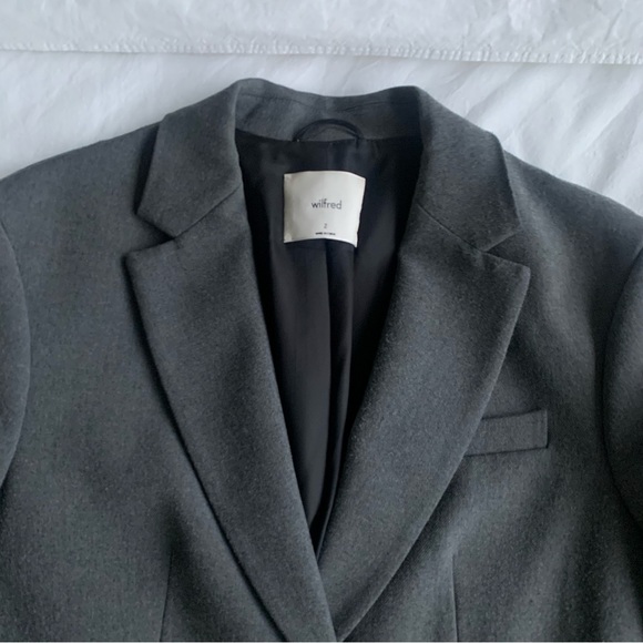*SOLD* Aritzia Nassau Oversized Blazer - Picture 2 of 4
